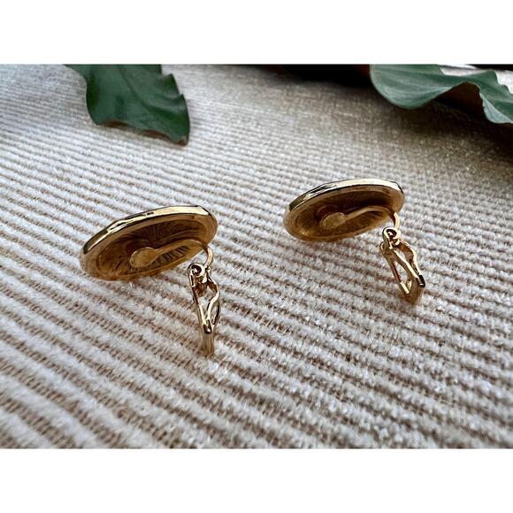 Vintage Mod Black & Gold Geometric Earrings, Clip-on Costume Earrings - Picture 7 of 7